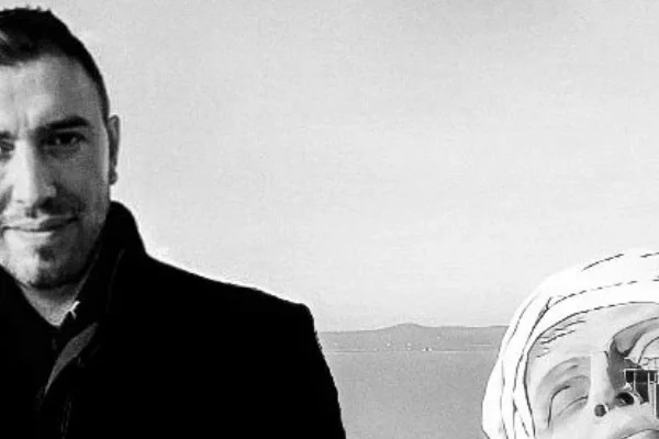 2011: Coğrafya Kaderdir, Ama Bazen Tatile Çıkar