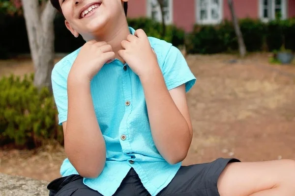 Yerin seni çektiği kadar ağırsın 