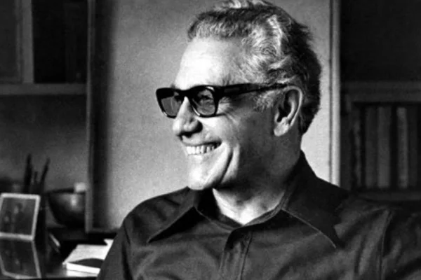 Ruhi Su: 'Üç kardeşiz, bir orduya yeteriz.' 🕊️💫🌷